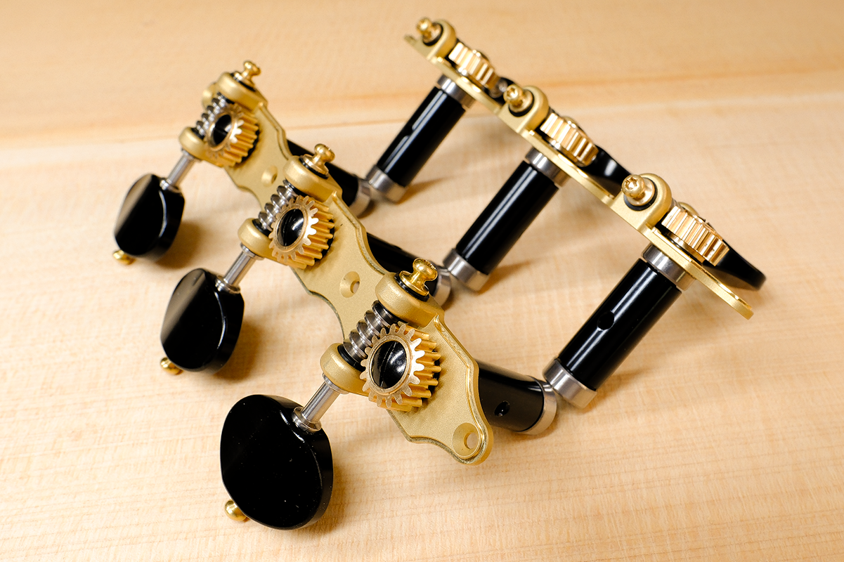 Modern Hauser Gold