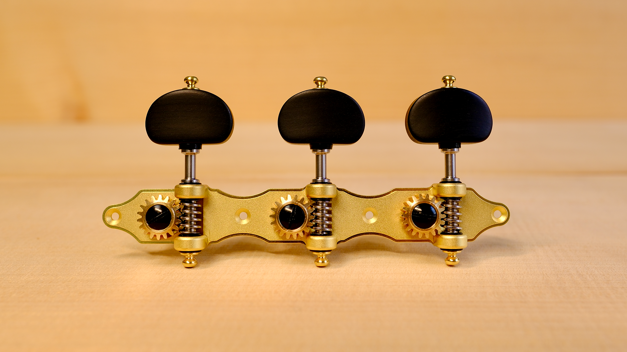 Modern Hauser Gold