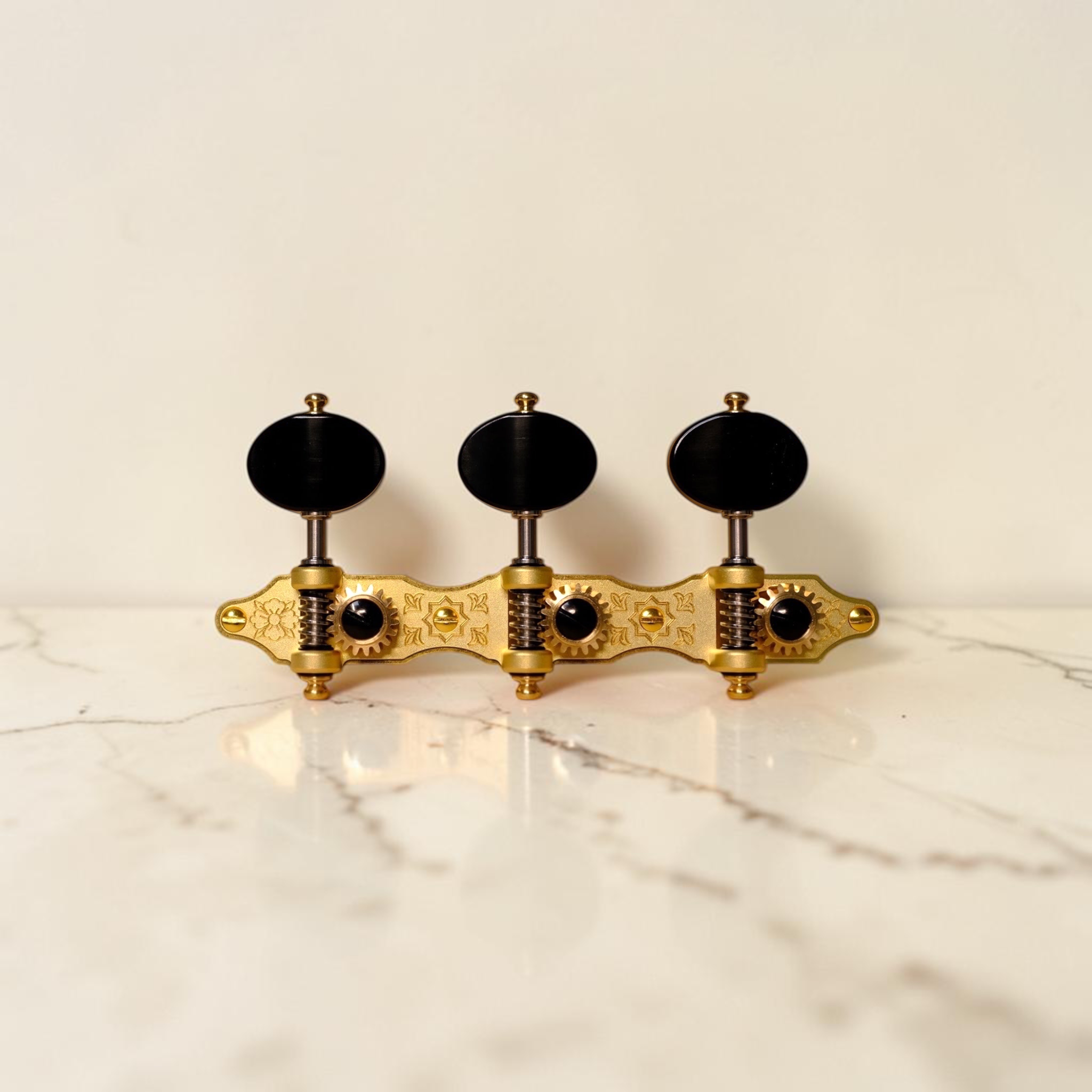 Modern Hauser Gold Nazarí